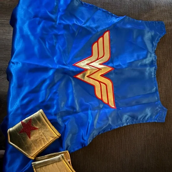 Wonder Women Girls costume size 10-12 - Picture 2 of 5
